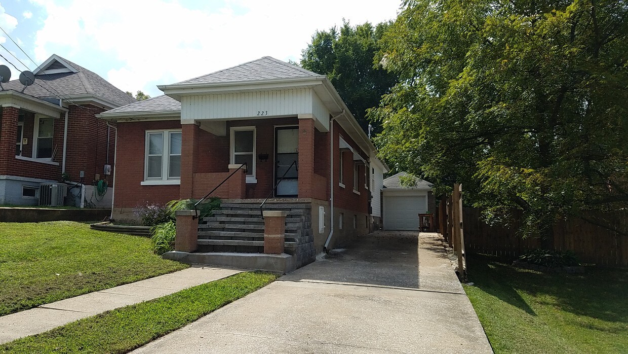 223 W Ashley St, Jefferson City, MO 65101 House Rental in Jefferson