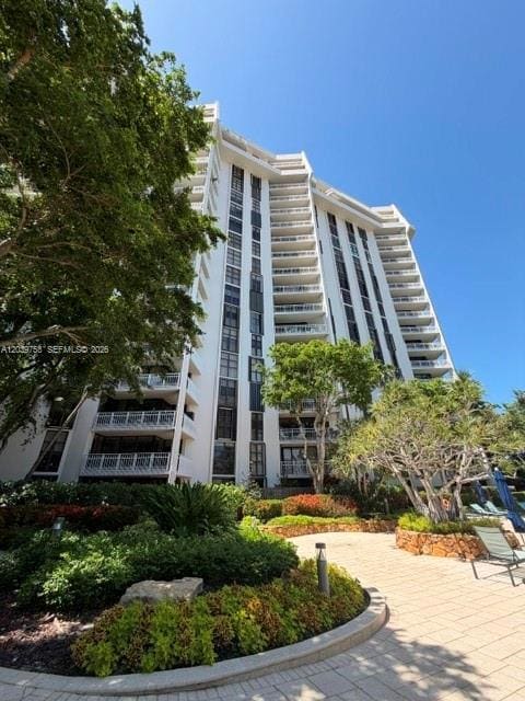 Building Photo - 2000 Towerside Terrace