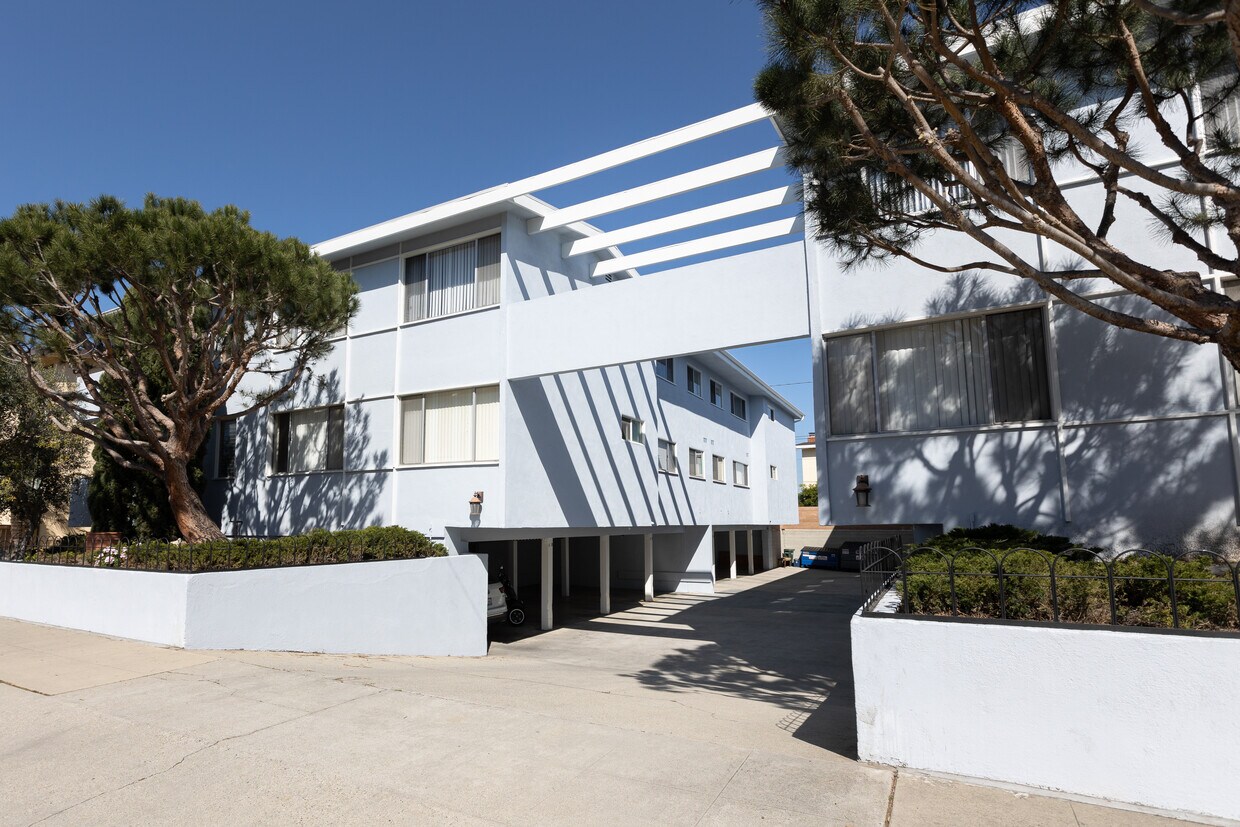 Exterior of Building - 507 Avenue G
