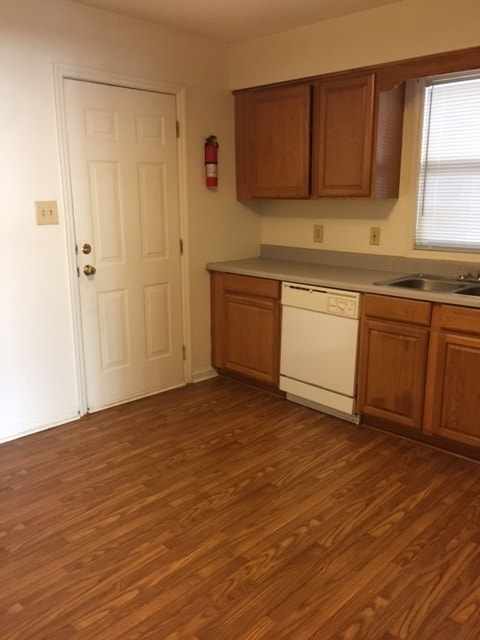 Building Photo - 7641 Ireland Dr