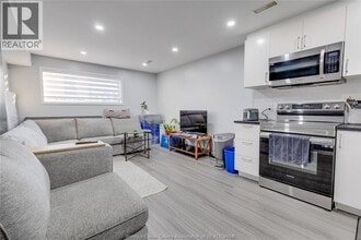 Building Photo - 12726 Horwood Crescent