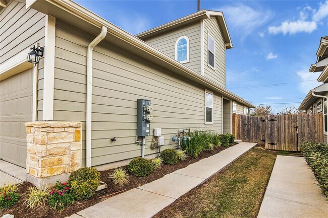 Foto del edificio - 14217 Handel Dr