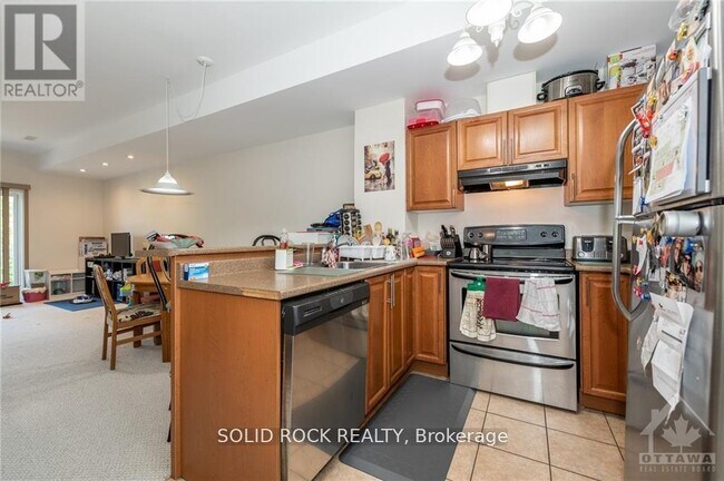 Building Photo - 1022 Redtail Private