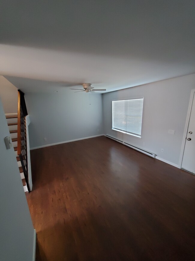 Sala de estar - 541 W Alton Ave