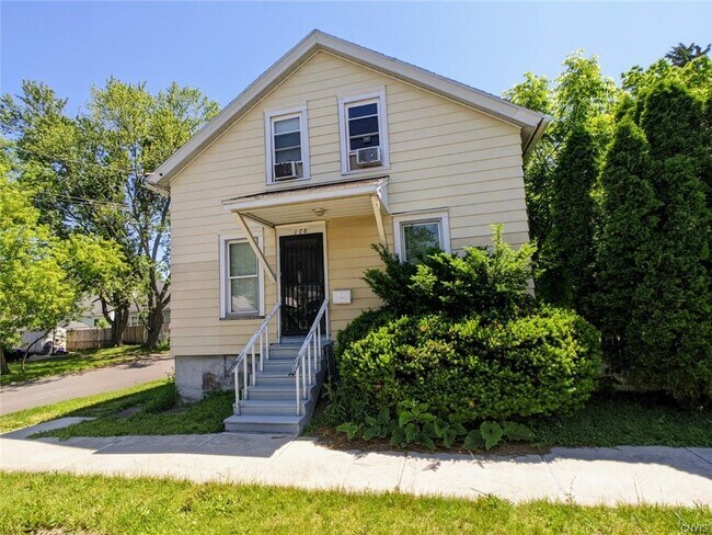 Foto del edificio - 178 Hazelhurst Ave