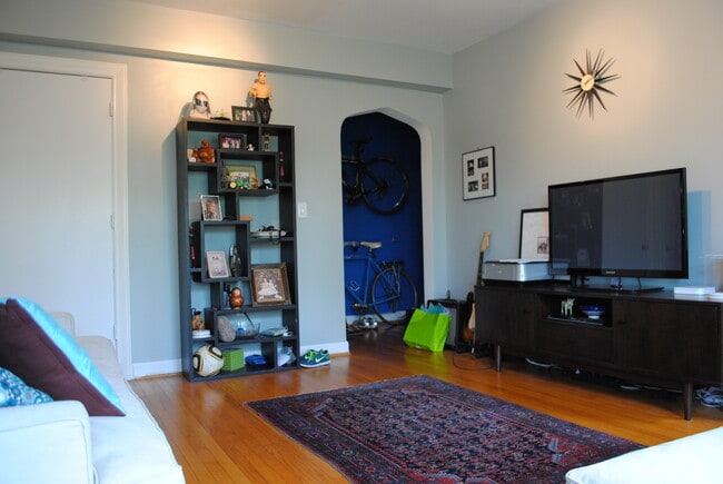 Building Photo - 1615 Kenyon St NW Apt. 49