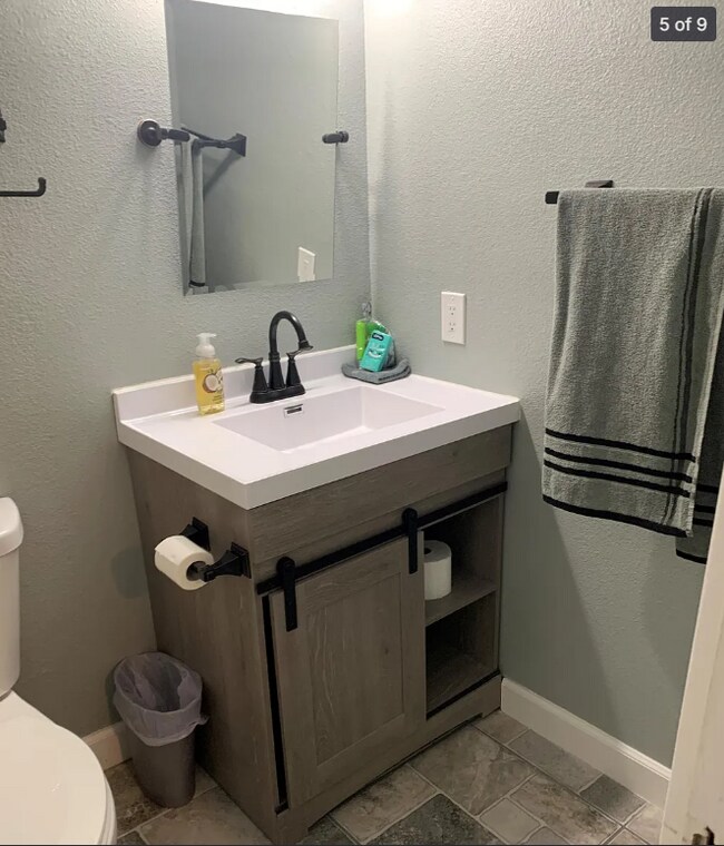 Foto del edificio - 112 Clover Ct