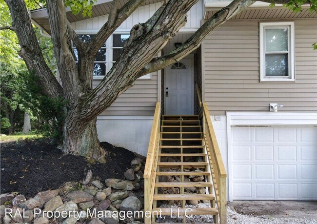 Building Photo - 3 br, 2 bath House - 375 Eastwood Ave
