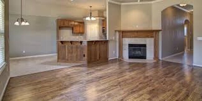 Foto del edificio - Gated Addition -  3 Bed 2 Bath 2 Car Garage Home - Edmond Schools - Gated Community
