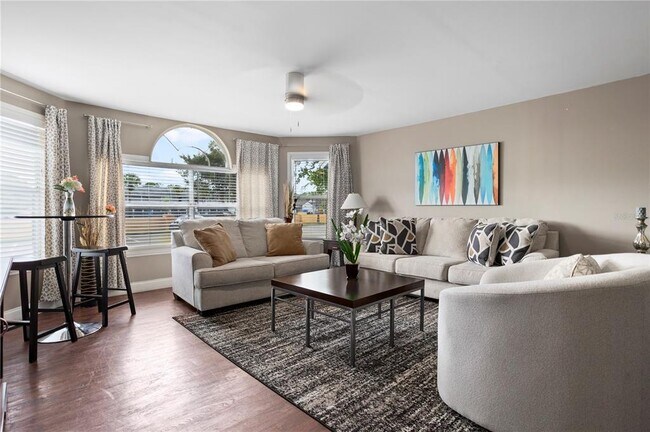 Foto del edificio - 2749 N Poinciana Blvd