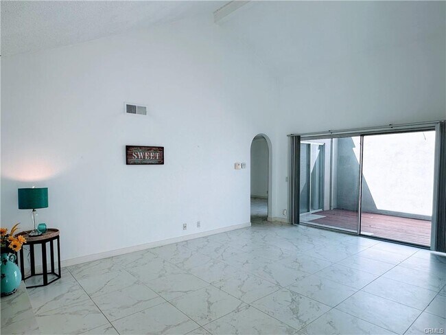 Foto del edificio - 11 Pebblewood