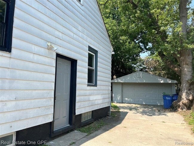 Building Photo - 8679 Chalmers Ave