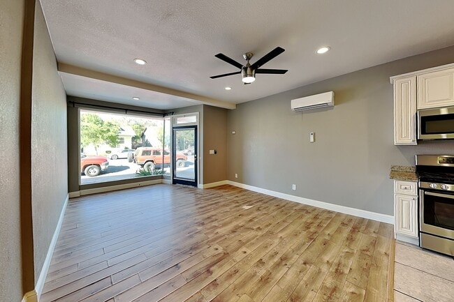 Photo - 300430144th Apartment