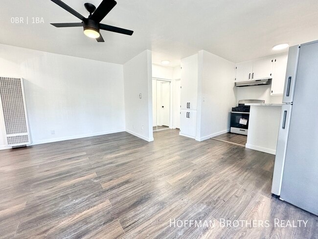 Building Photo - 838 Normandie Ave