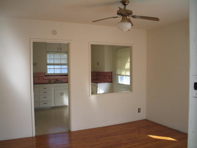 Building Photo - 3752 Lewis Ave