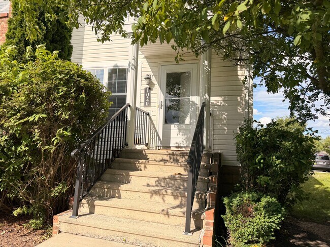 Foto del edificio - 1020 Hartford Village Blvd