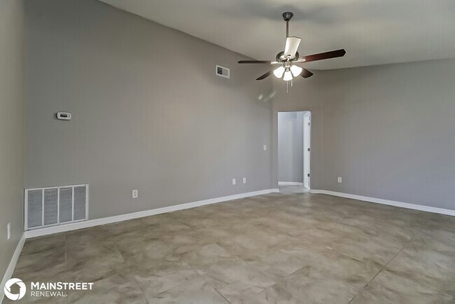 Building Photo - 1583 Fentress Ave, Deltona, FL 32738