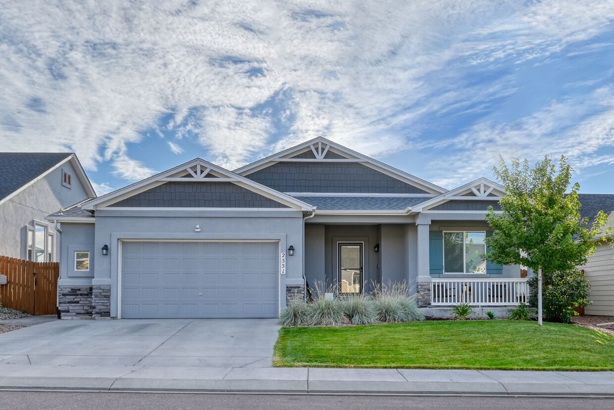 Primary Photo - Gorgeous 5-bedroom home in Hannah Ridge