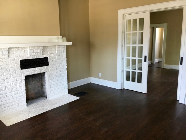 Sala de estar - 2389 N 4th St