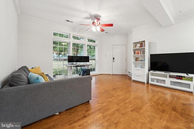 Foto del edificio - 5722 Callcott Way