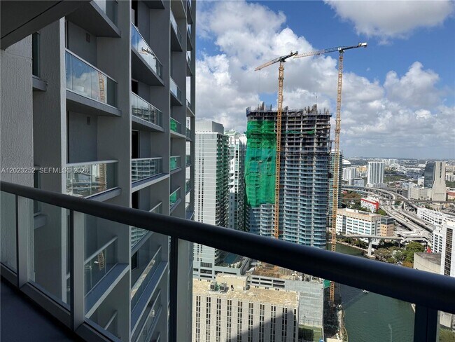 Building Photo - 465 Brickell Ave