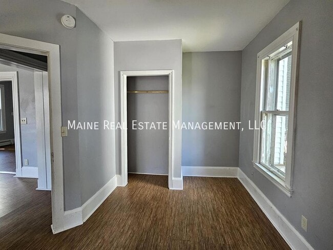 Building Photo - 33 Summer St