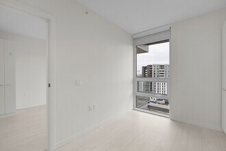 Building Photo - 180 2nd Av E