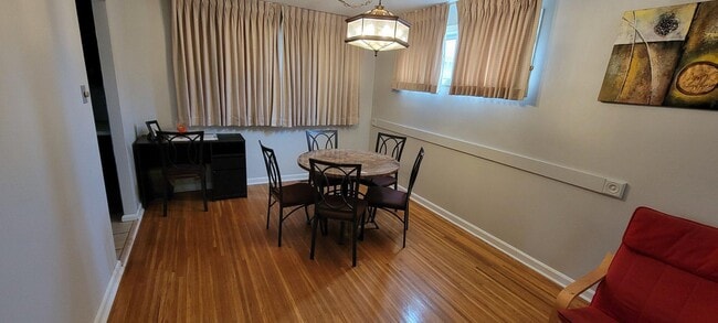 Foto del edificio - 117 N Brookfield Rd