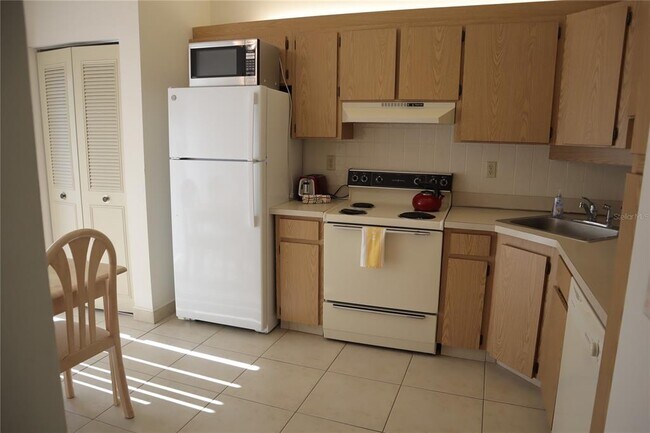 Foto del edificio - 1389 Pine Ridge Cir E