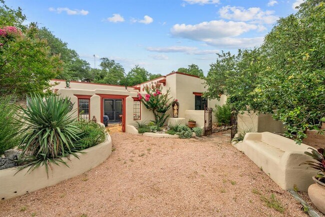 Foto del edificio - 13700 Ranch to Market Rd 150