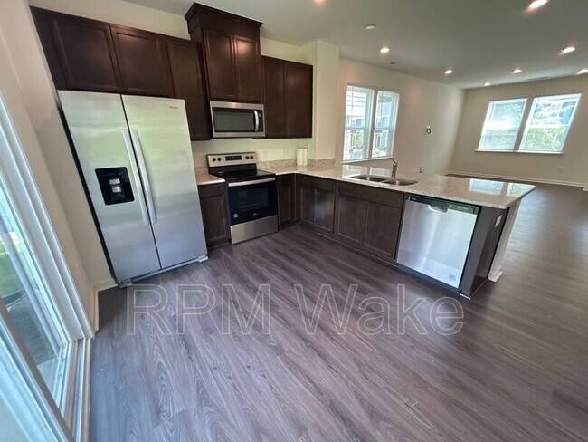 Building Photo - 3051 Spline Cir