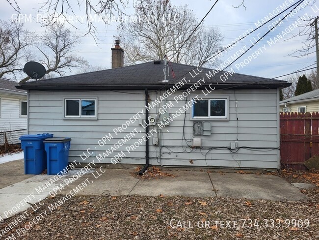Building Photo - 4757 Dudley St