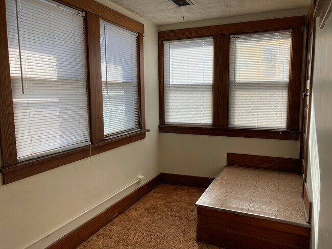 Foto del edificio - 900 S 14th St