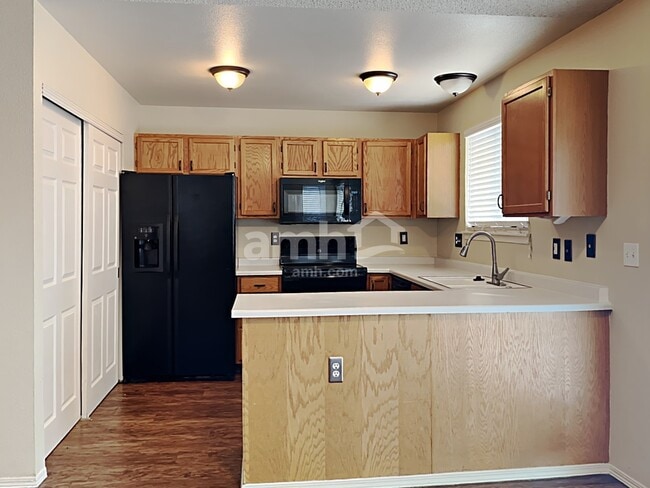 Foto del edificio - 6616 Monaco Way