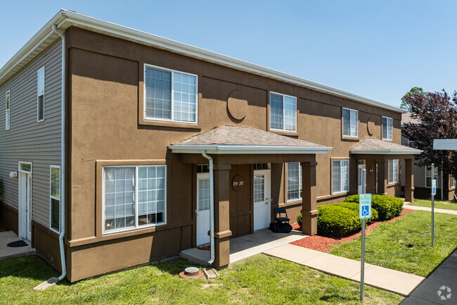 Foto del edificio - Oak Point Townhomes