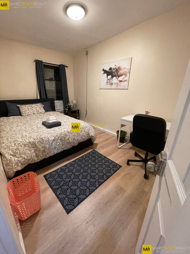 Foto del edificio - 871 Harrison Ave