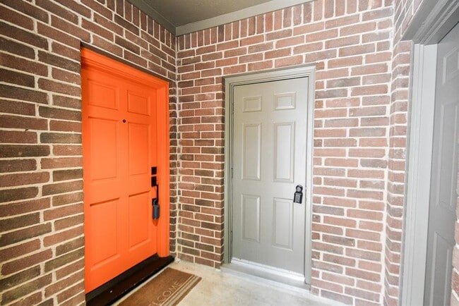 Building Photo - 138 Willowwood Cir