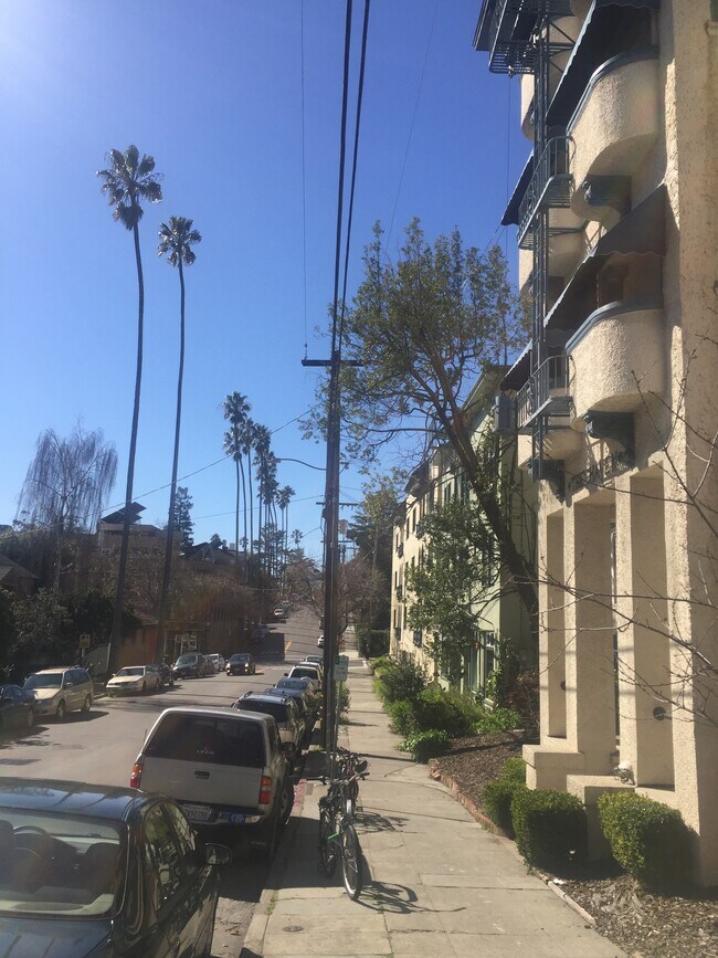 Foto del edificio - 2523 Ridge Rd
