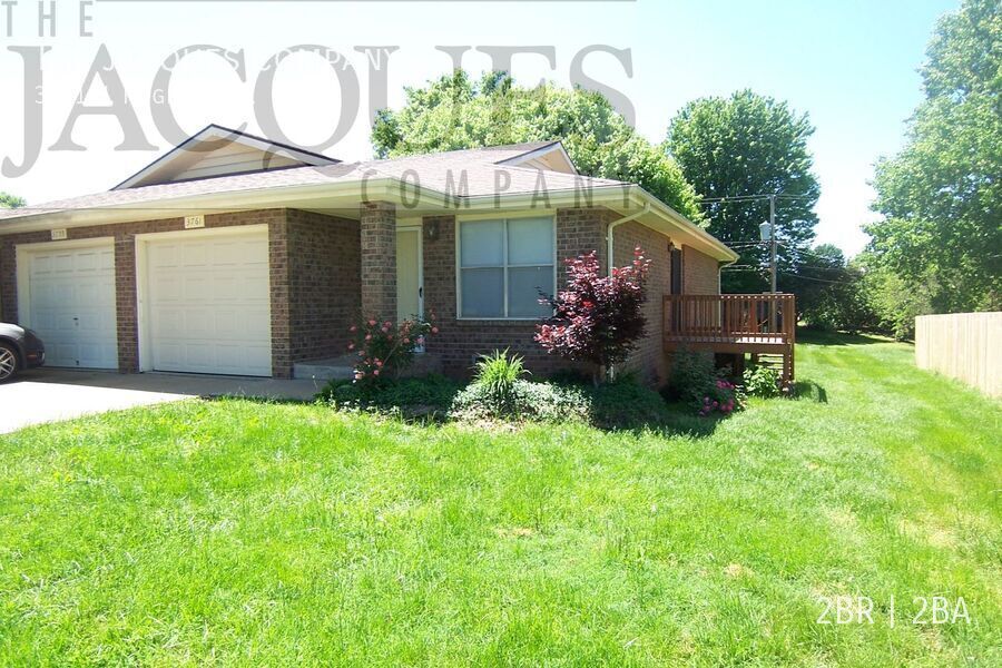 Foto principal - Very Nice Clean 2 Bedroom 1.5 Bath Duplex ...