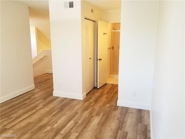 Foto del edificio - 2 br, 2 bath  - 717 NW 92nd Ave