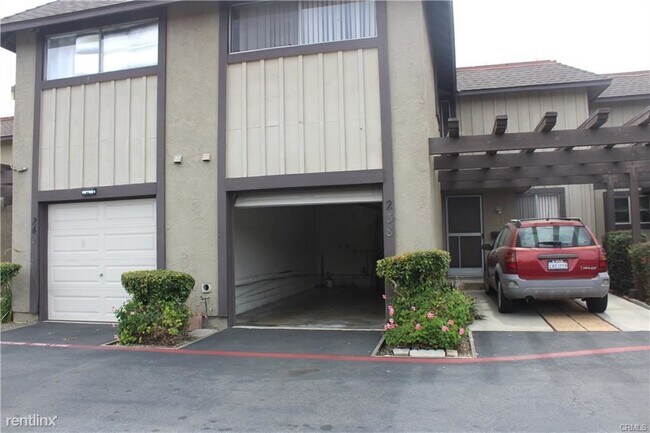 Foto del edificio - 3 br, 1.5 bath Condo - 238 Hillcrest Dr