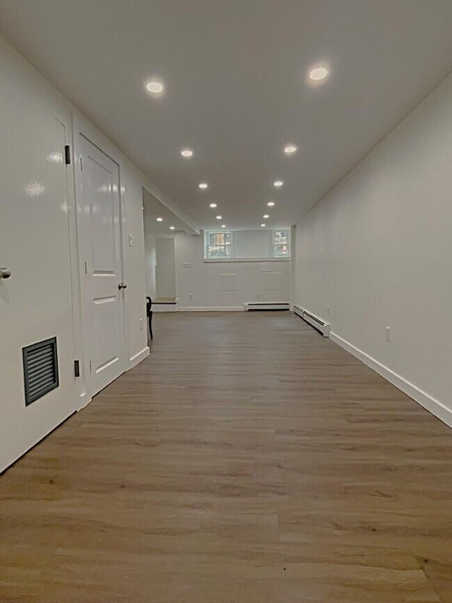 Building Photo - 2 bedroom in Brooklyn NY 11218