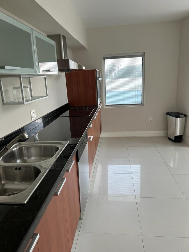 Foto del edificio - 1650 Brickell Ave