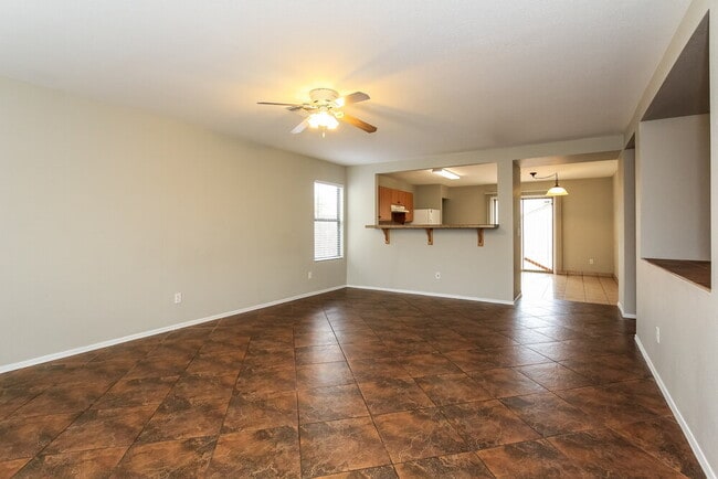 Building Photo - 11509 W Bloomfield Rd