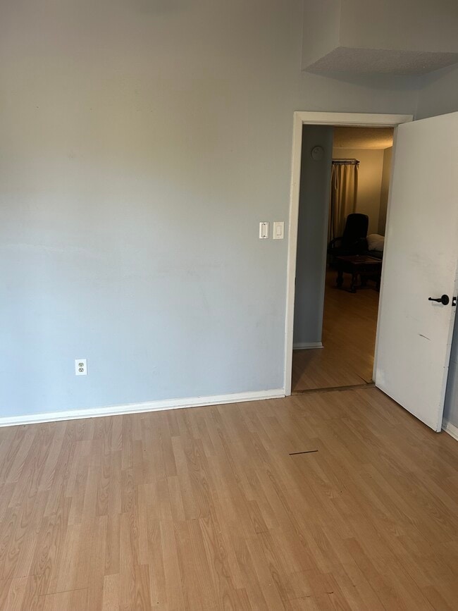 Master - 2301 Edenborn Ave