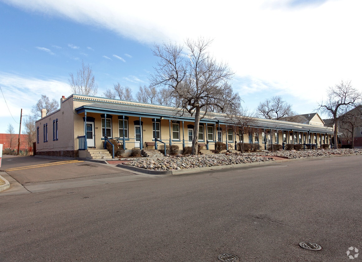 Primary Photo - Clark Mellen Apartments