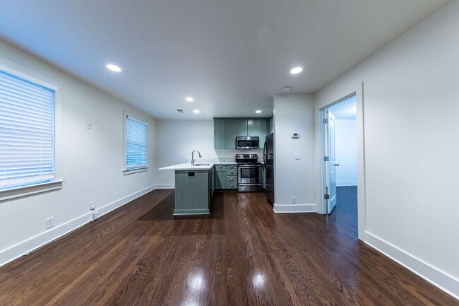 Building Photo - Renovated Condo on Fatherland, Minutes to ...