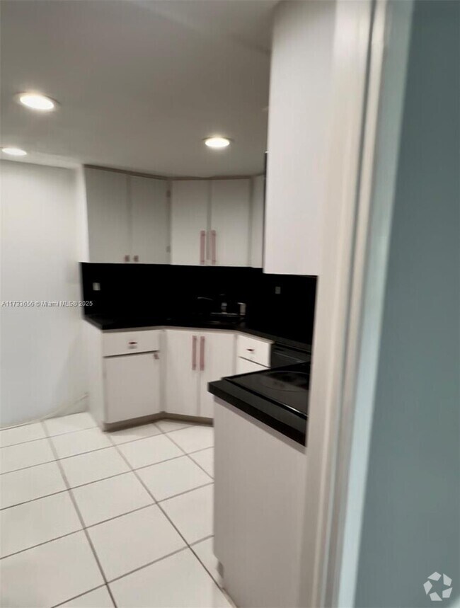 Building Photo - 3301 Spanish Moss Terrace