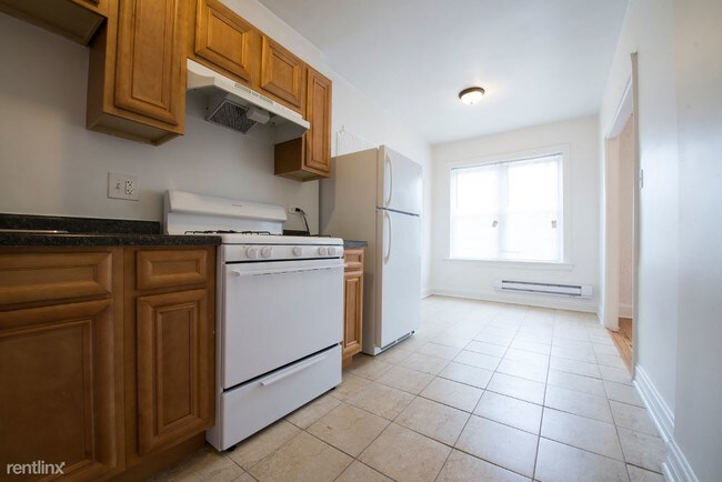 Building Photo - 1 br, 1 bath Apartment - 7905 S Luella Ave