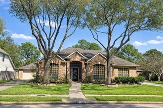 Building Photo - 16807 Laguna Springs Dr